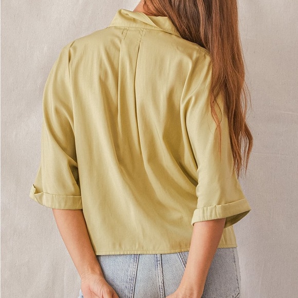 Lulu's NWT Safari Light Green Oversized Button-Up Top XS - Picture 2 of 10